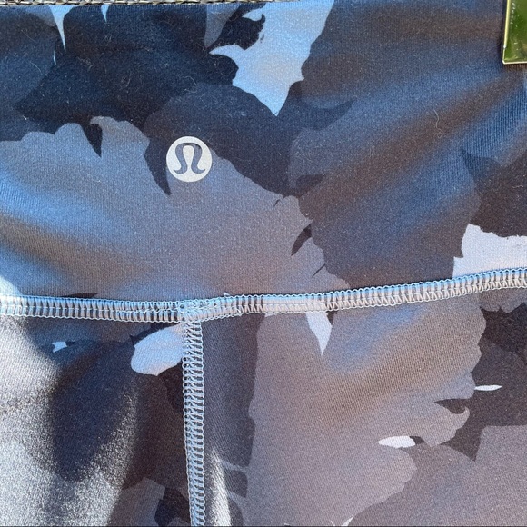 Lululemon Wunder Under Crop II Palm Party, Sz 6 - Picture 6 of 11